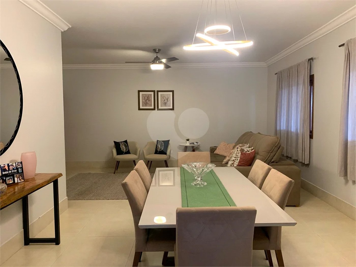 Linda Casa à Venda no Bairro Santa Rosa, na cidade de Piracicaba-SP.