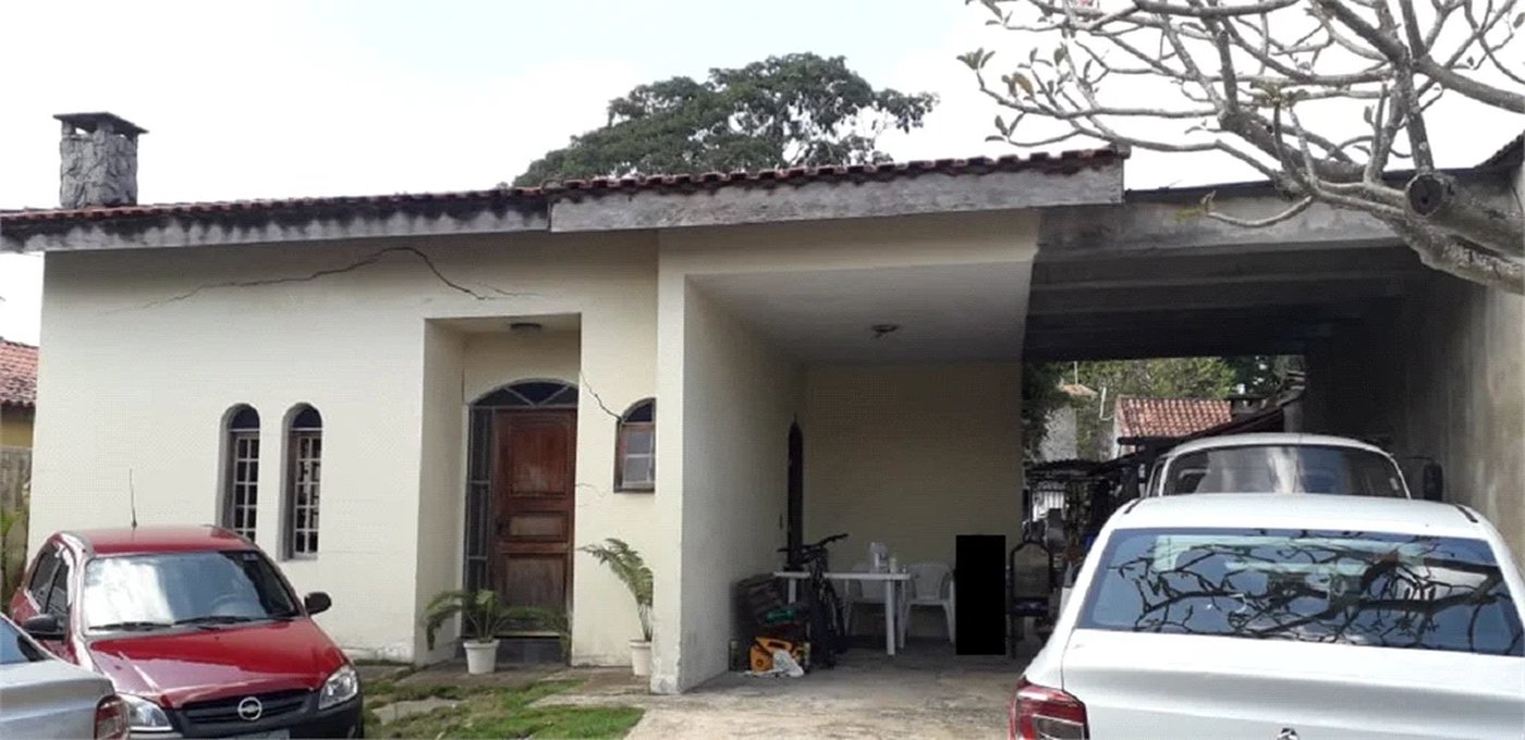 Casa à venda com 4 quartos, sendo 2 suítes,  em Jardim Santa Helena, São Paulo, SP