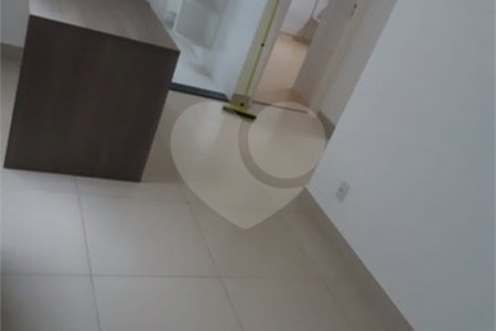 Apartamento no Condomínio Mont Royal .