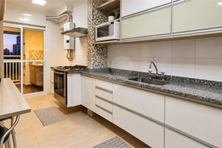 Apartamento com 3 dormitórios, 1 suíte, sala ampliada, varanda gourmet, planejados e 2 vagas. Condomínio com lazer completo e ótima localização em São Bernardo do Campo.