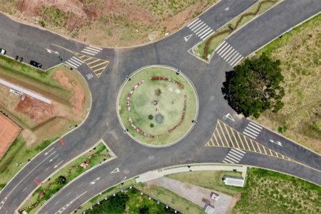 Casa térrea 3 dormitórios (3 suítes), espaço gourmet, piscina, 2 vagas garagem, condomínio fechado com ampla área lazer