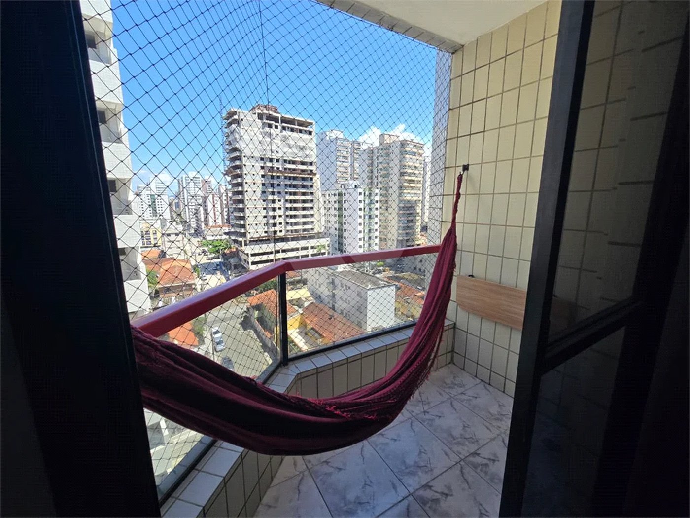 Belíssimo apartamento recém reformado na Praia Grande.