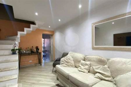 Sobrado de vila à venda – 140m²