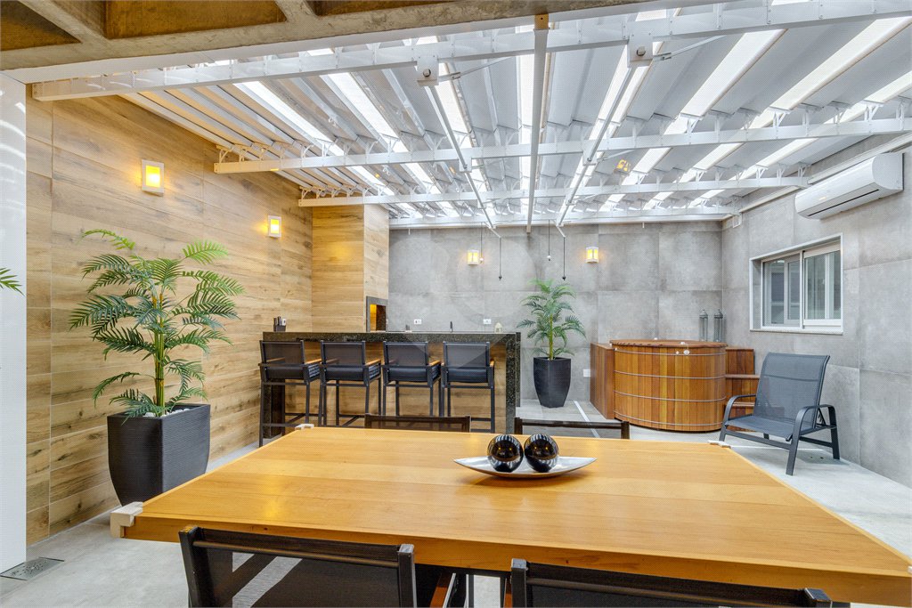 Casa à venda com 4 quartos, sendo 2 suítes, no condomínio Residencial Vila Lagos, São Paulo - SP