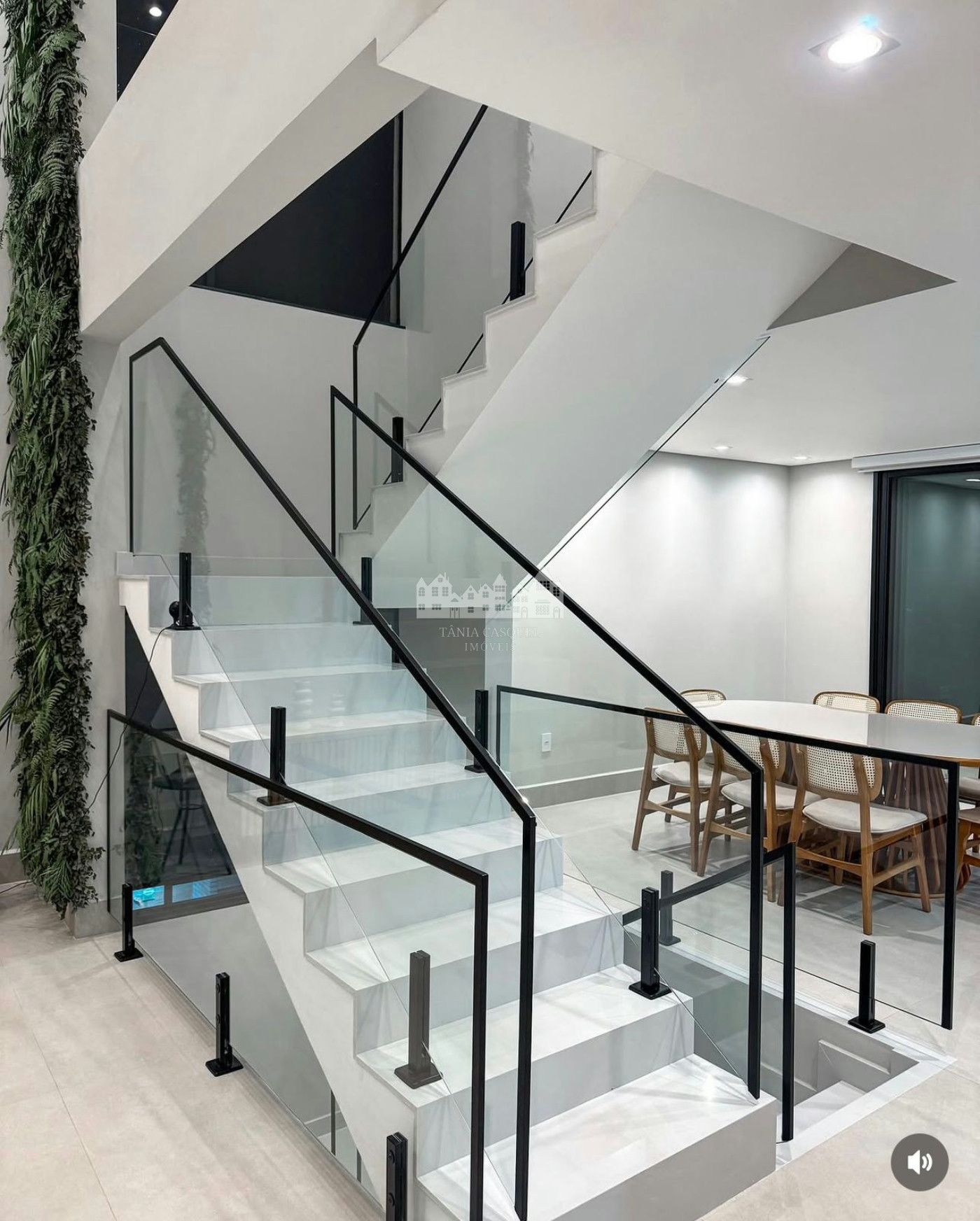 Casa à venda com 4 quartos, sendo 3 suítes, em Rio Abaixo, Atibaia, SP