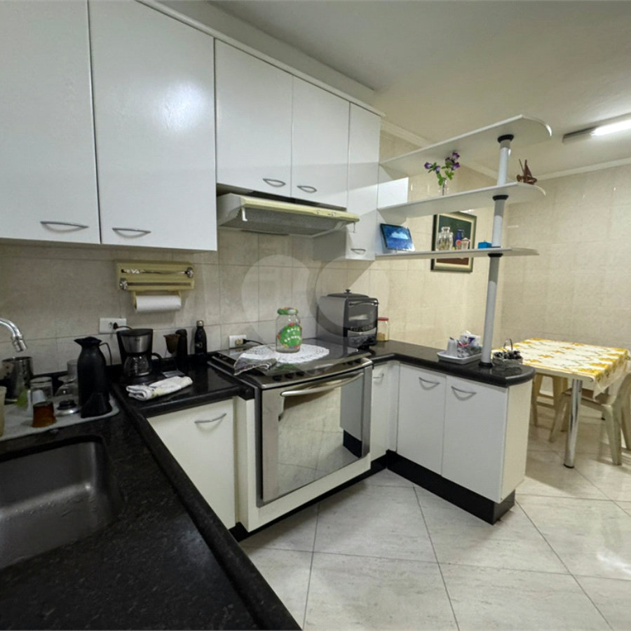 Casa á venda Guarulhos com 4 vagas de garagem