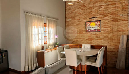 Casa à venda com 3 quartos, sendo 1 suíte,  no condomínio Villa DI Roma, São Roque - SP