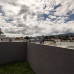 Casa térrea em Atibaia com 3 suítes, sala 2 ambientes, 2 vagas garagem, excelente localização, pronta para morar