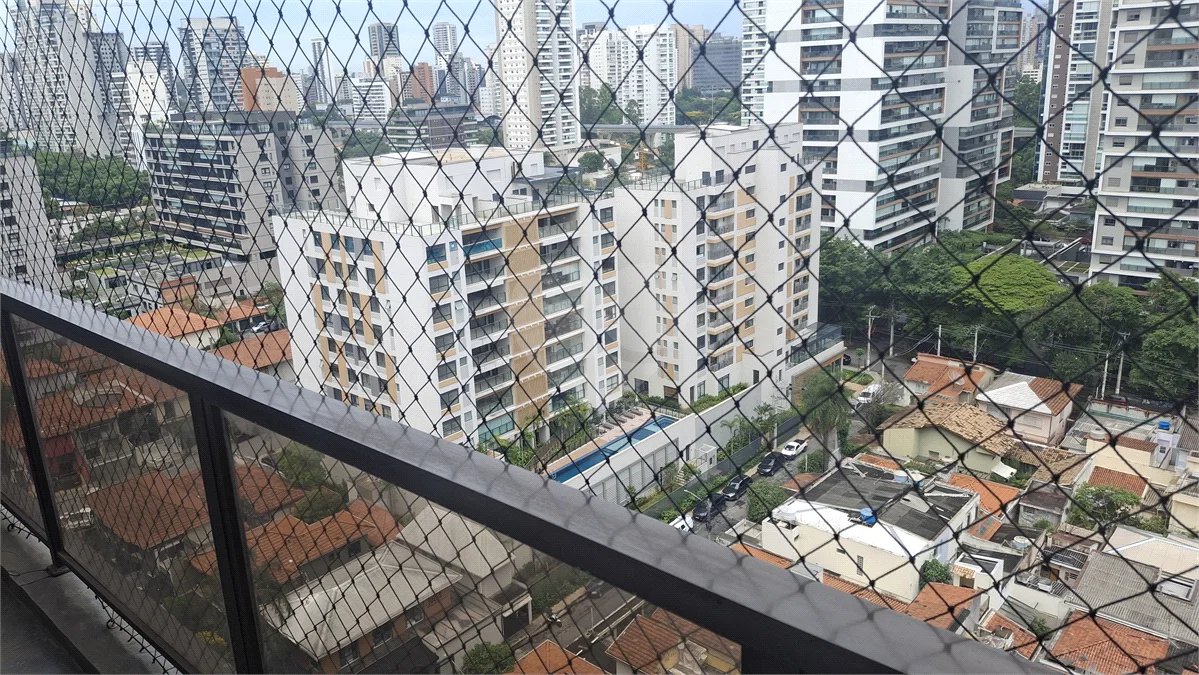 Apartamento para alugar com 4 quartos, sendo 3 suítes,  em Brooklin, São Paulo, SP