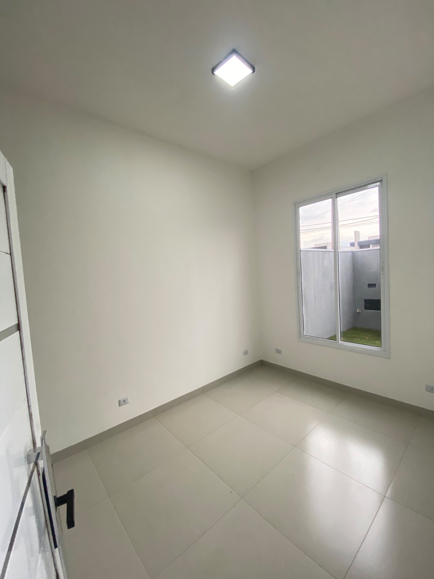 Casa à venda com 2 quartos, sendo 1 suíte, em Santa Helena, Três Lagoas, MS
