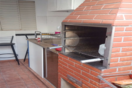 Sobrado à venda com 3 quartos, sendo 1 suíte, em Parque Residencial Maria Stella Faga, São Carlos, SP