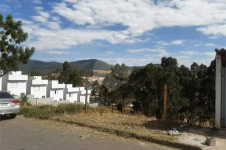 Terreno em Bom Jesus dos Perdões com 290 metros, excelente localização, pronto para construir