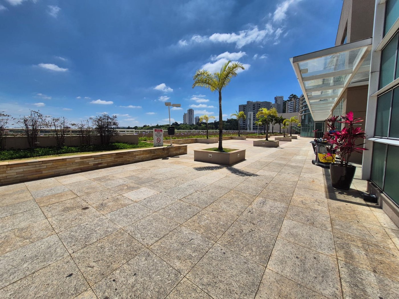 Apartamento à venda ou para alugar, 110m² com 2 quartos, sendo 1 suíte, escritório e  vagas Condomínio Paulistano, São Paulo - SP