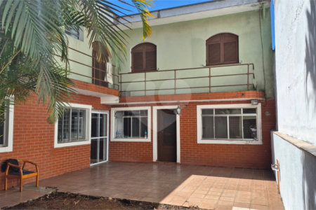 Casa residencial ou comercial com mais de 200m² na região do Jardim da Saúde em São Paulo - SP.