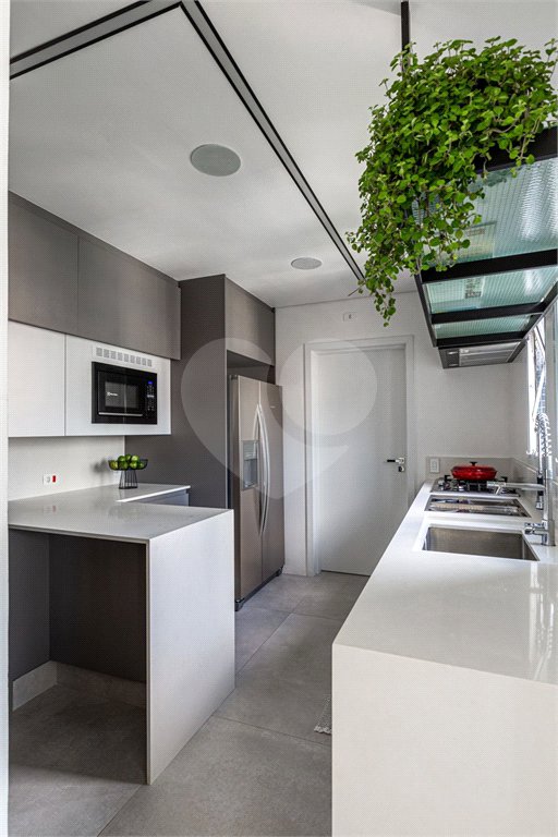 Cobertura com piscina e espaço gourmet privado 4 suítes 4 vagas Vila Uberabinha