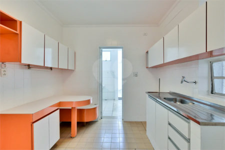 Casa de Vila à venda com 4 quartos, sendo 2 suítes, em Alto da Boa Vista, São Paulo, SP