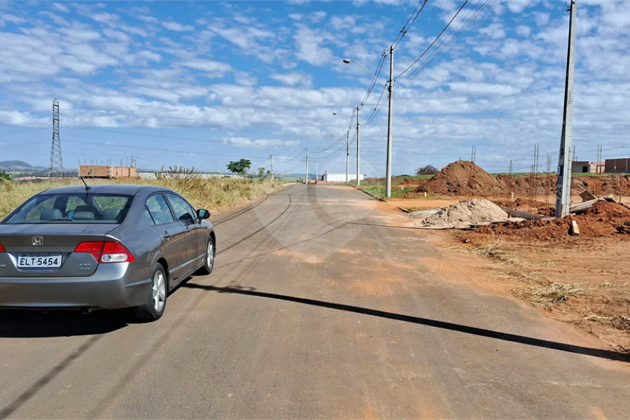 Terreno à venda no Bairro Vale do Sol em Piracicaba - SP.