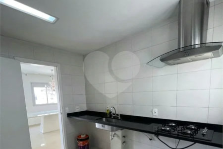 Apartamento de alto padrão com 128 m², 3 suítes, 2 vagas, vista para a piscina e lazer completo em condomínio clube no coração de Nova Petrópolis.