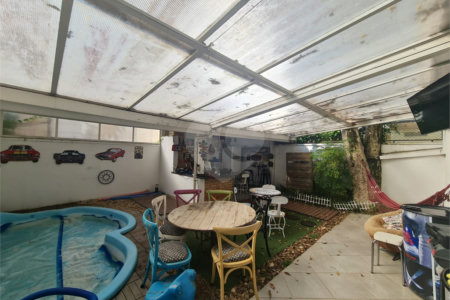 Casa à venda com 4 quartos, sendo 2 suítes, no condomínio Villa Franz Schubert, São Paulo - SP