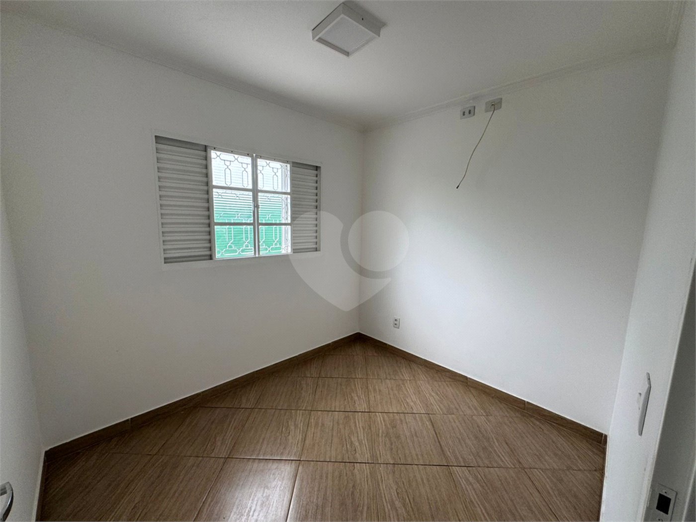Casa á venda, com 03 Dormitórios, no Bairro Parque Primavera em São Carlos.