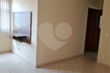Apartamento no Condomínio Monte Verde.