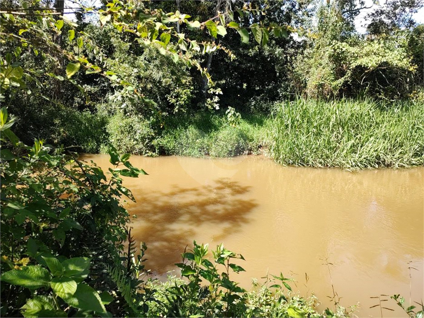 Área rural em Piracaia com 3.289 metros, ótima para chácara, as margens do rio Cachoeira