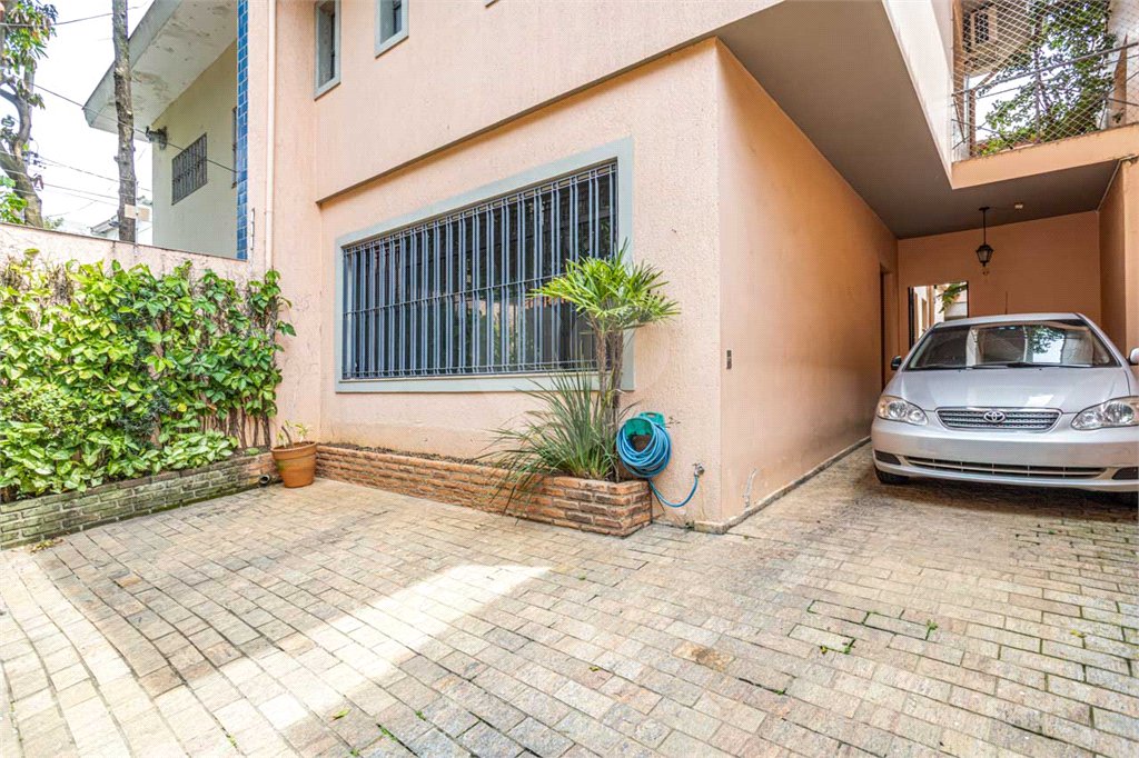 Sobrado Residencial à Venda – Vila Mariana – 274 m² de Área Útil
