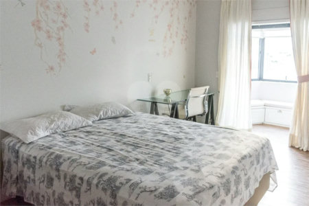 VILA NOVA CONCEIÇÃO - 216 M² - 4 VAGAS