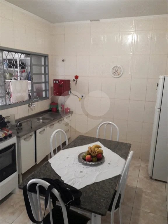 Casa térrea com amplo terreno
