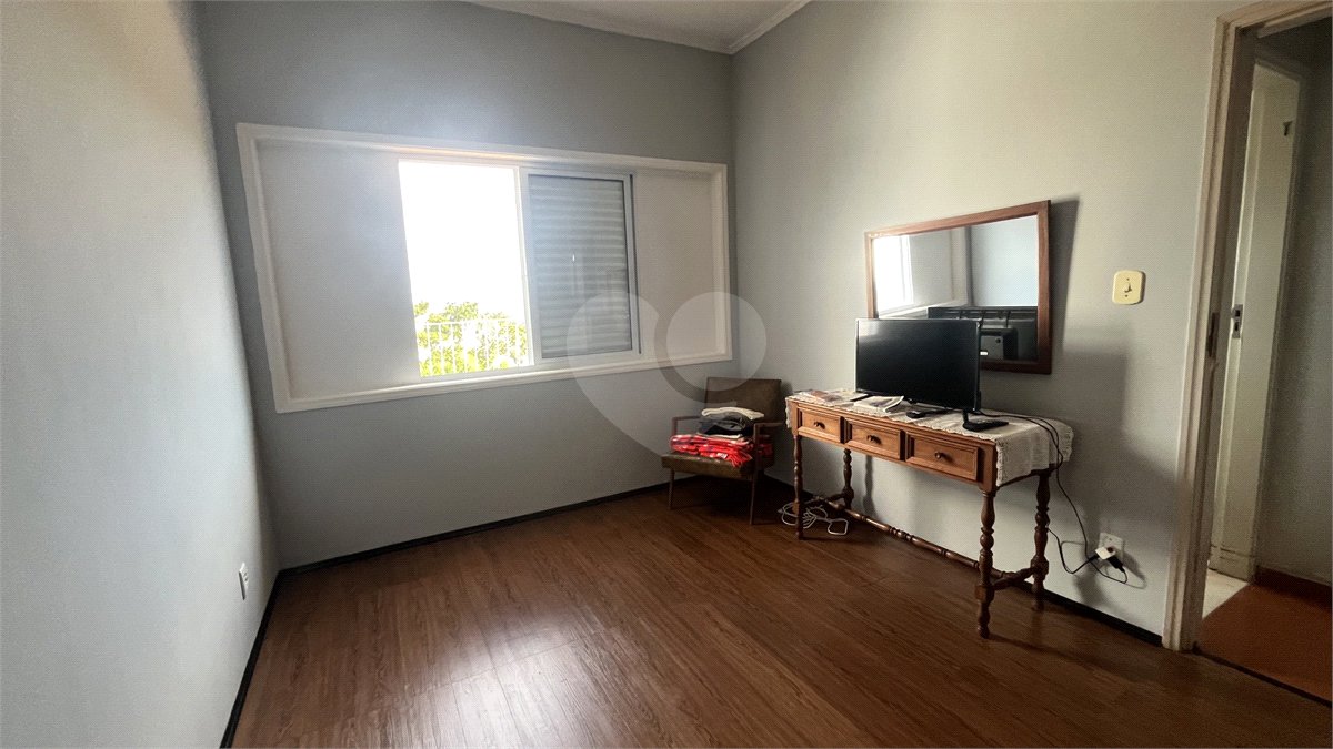 Casa Térrea com 3 dormitórios no Centro de Atibaia