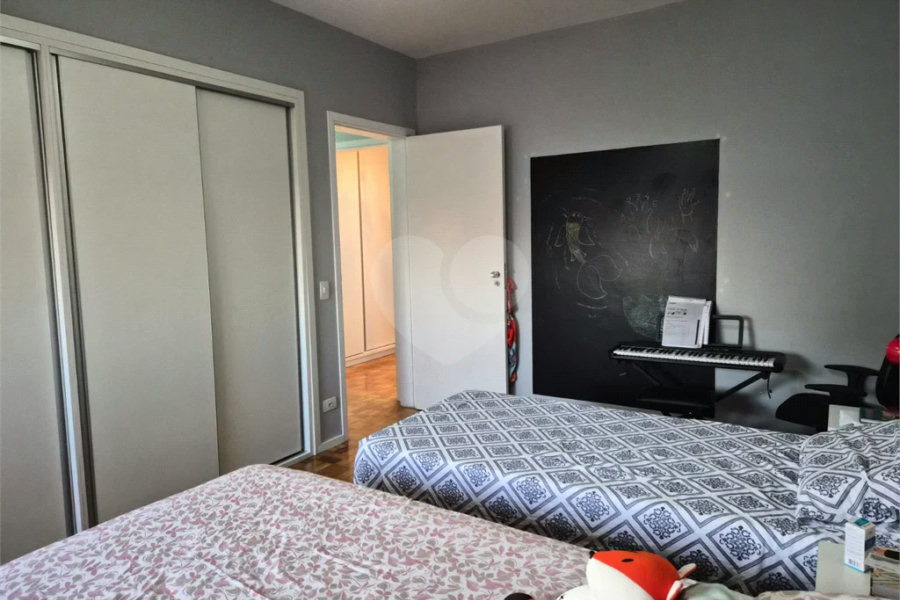 Apartamento à venda no Edifício Pedro Ometto, no coração de Piracicaba.