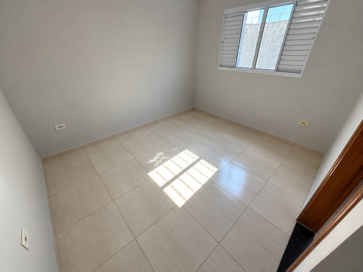 Casa para alugar com 3 quartos, sendo 1 suíte,  em Jardim Paranapunga, Três Lagoas, MS
