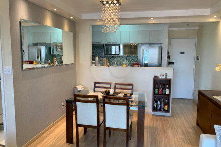 Apartamento de 70m2 com 3 dorms, 2 banheiros, 1 suíte, 1 vaga. Estuda permuta.