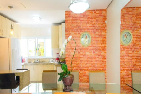 Sobrado com 180m² , 3 dormitórios , sendo 3 suítes , 3 vagas de garagem , churrasqueira e Jardim de inverno , à venda na Vila Scarpelli , Santo André.
