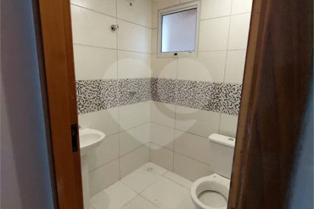 Apartamento à venda com 2 quartos e 1 vaga na Vila Nova Bonsucesso