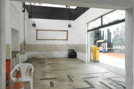 Terreno na Barra Funda. Espaço para posto de gasolina e farmácias em ótima localização