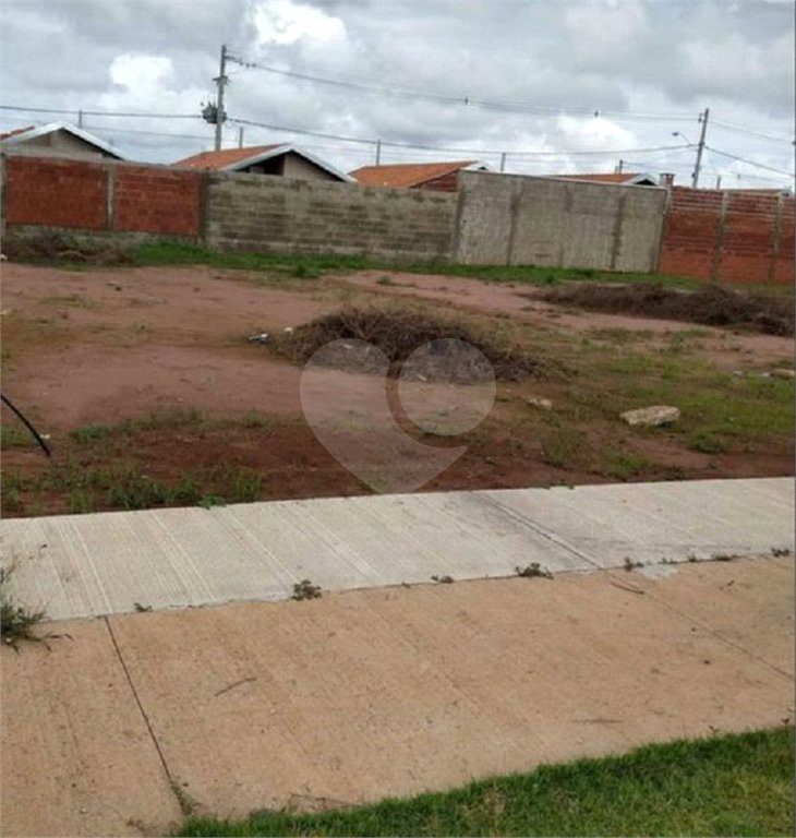 Terreno com 176,00 m² .