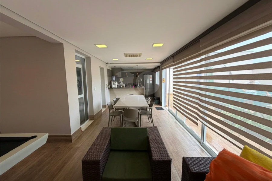 Casa de alto padrão em condomínio exclusivo com 4 suítes