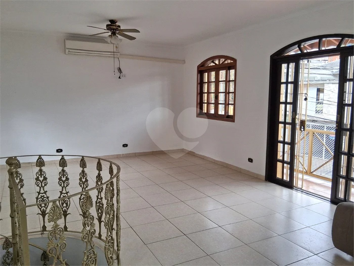 Casa ampla com 3 dormitórios, 2 vagas , quintal Parada Inglesa