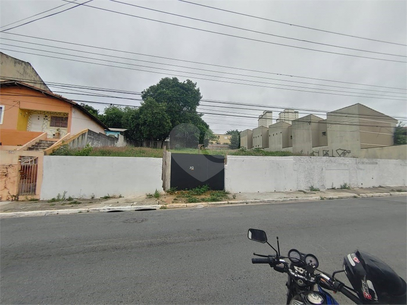 Invista na Localização Certa - Terreno Comercial com Grande Potencial - Próximo à Salim Farah Maluf