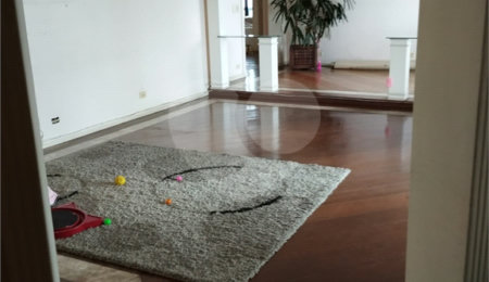Apartamento à venda com 3 quartos, sendo 1 suíte, em Vila Regente Feijó, São Paulo, SP