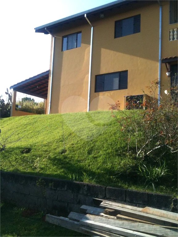 Sítio à venda com 8 quartos, sendo 3 suítes,  em Monte Alegre, Vinhedo, SP