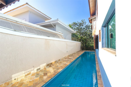 Belíssimo sobrado com piscina aquecida no Condomínio Villagio Capriccio - Louveira SP.
