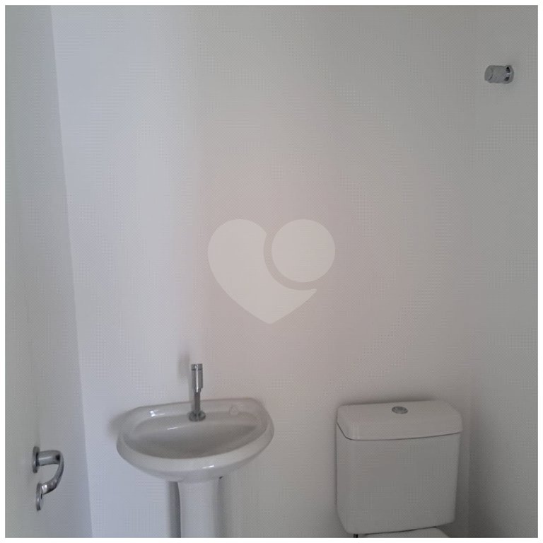Sala comercial, nova, para venda ou locação, junto à Estação Vergueiro do Metrô