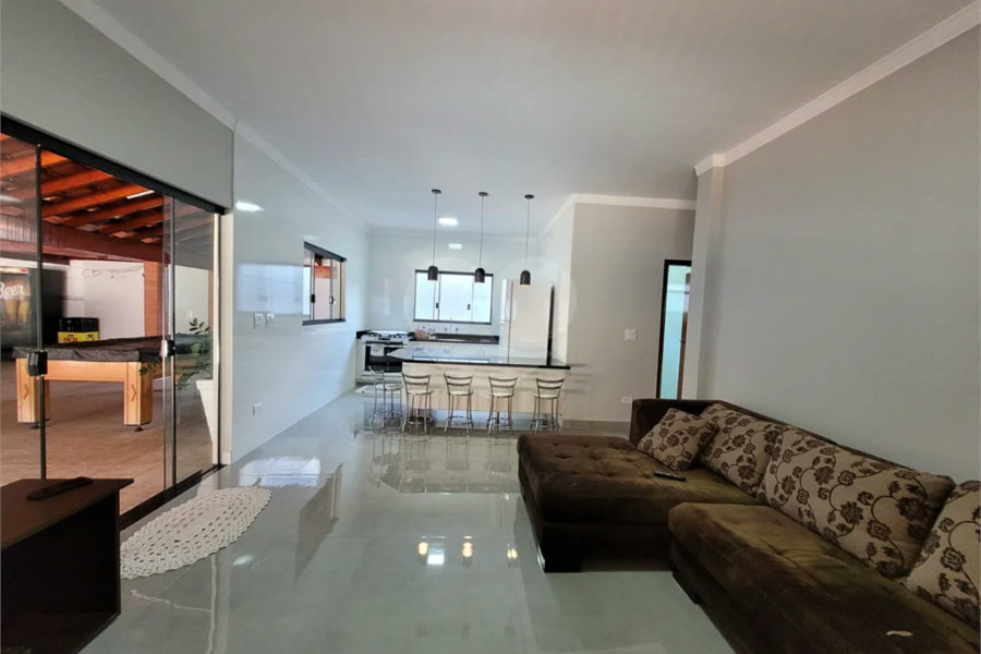 Bela casa à venda no Bairro Convívio Santa Tereza em Piracicaba - SP.