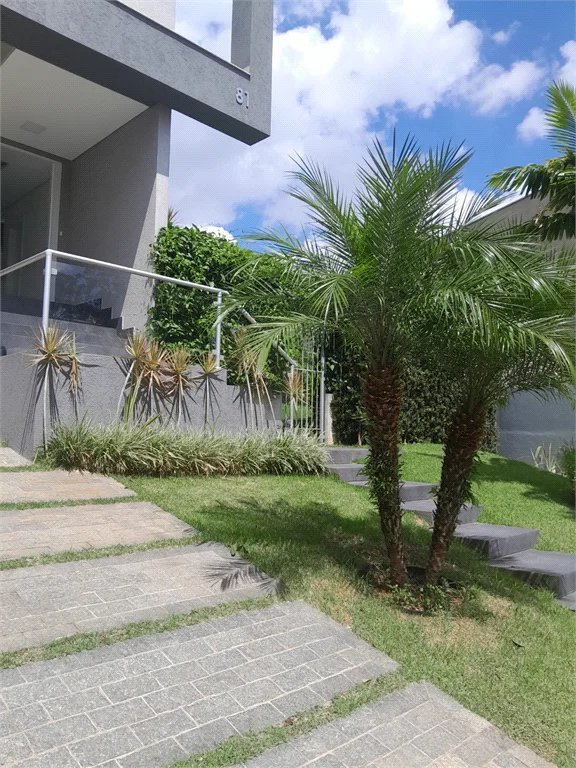 Casa à venda com 3 suítes em Moinho Velho, Cotia, SP