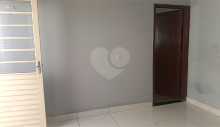 Casa à venda com 2 quartos em Jardim Jóckei Club a, São Carlos, SP