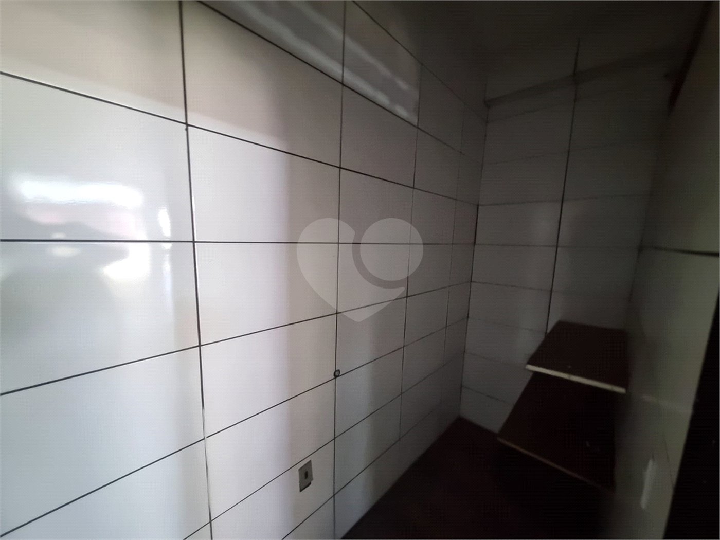 Sobrado 3 quartos e área comercial em baixo.