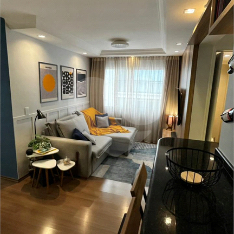 Apartamento à venda na Vila Mariana, reformado,com 71m² com 2 dormitórios e 1 vaga,Aceita e estuda Permuta ( sujeito a avaliação).
