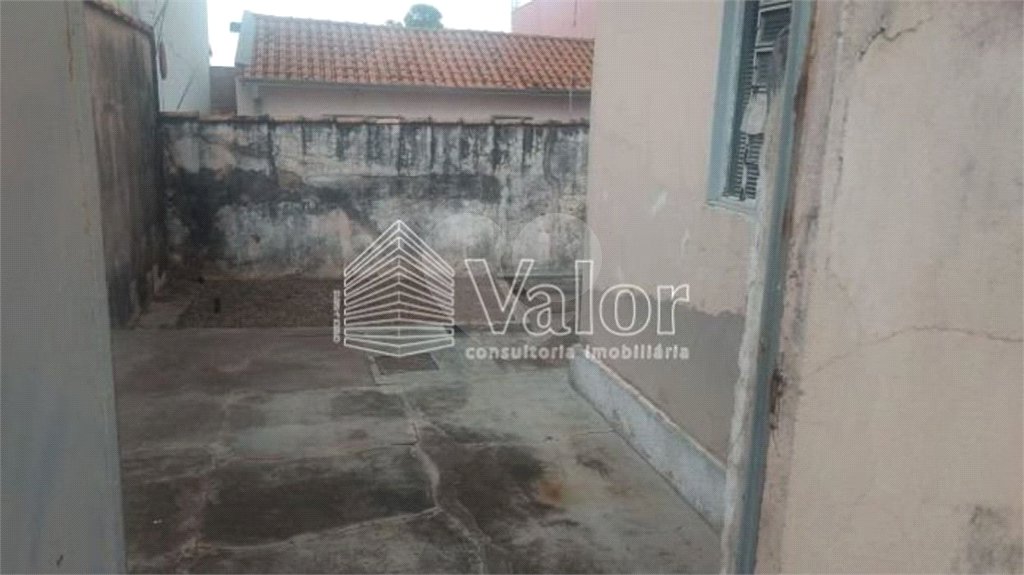 Casa térrea com 2 dormitórios.